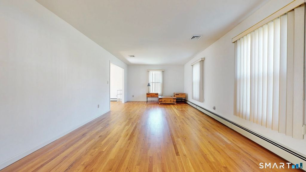 Photo of 1985 Cutspring Road, Stratford, CT 06614 (MLS # 24167515)