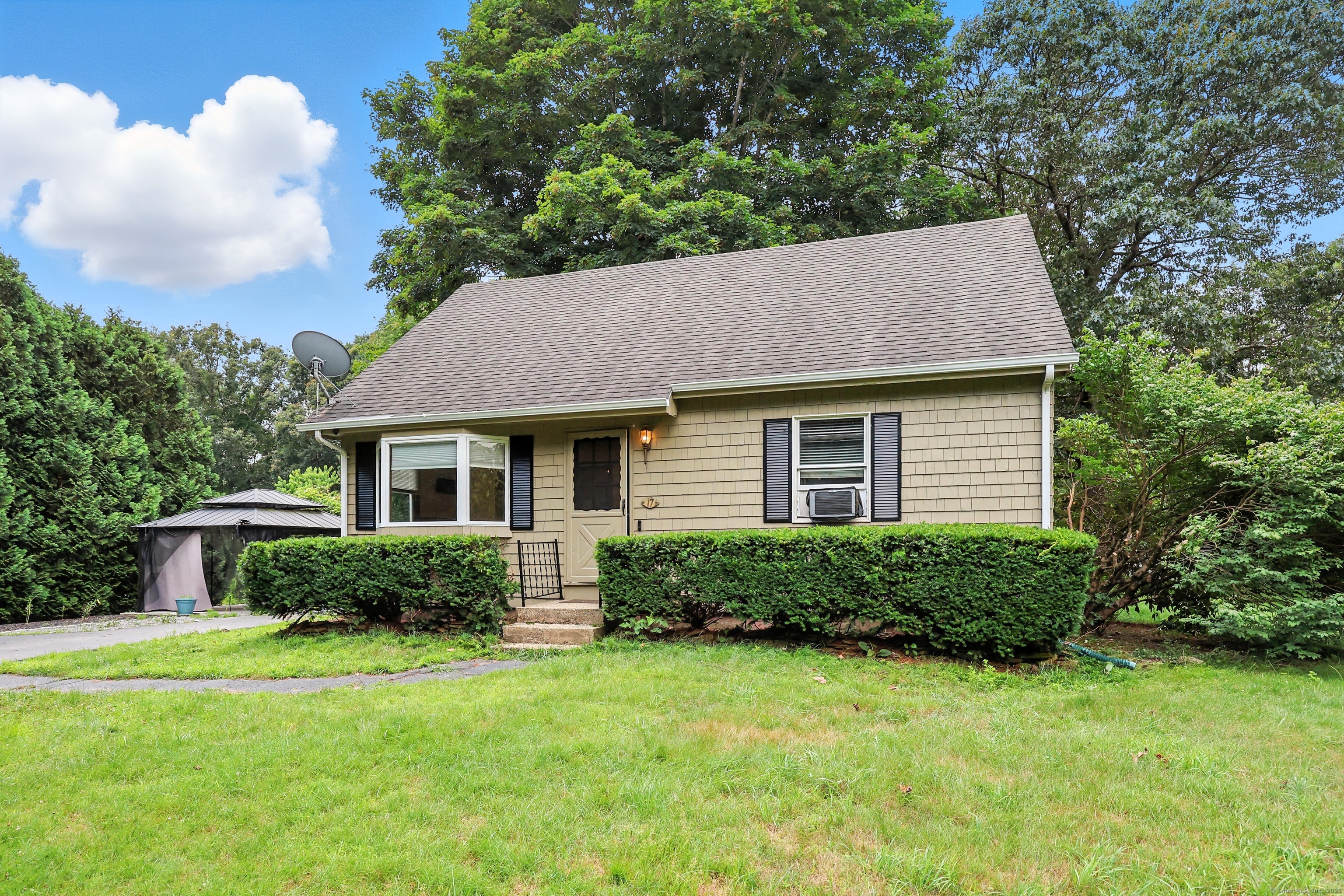 17 Hemlock Drive