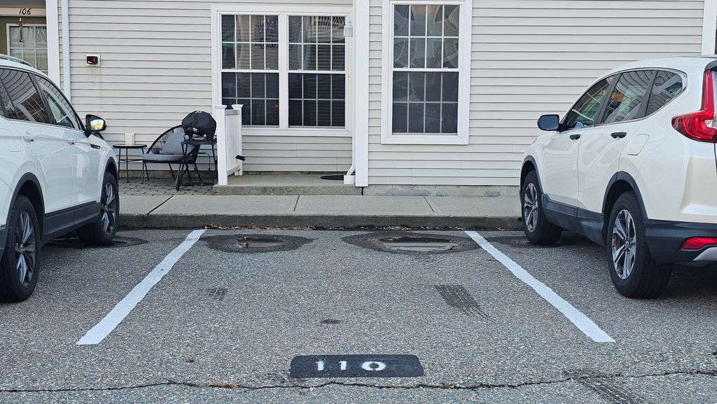 Photo of 136 Meridian Street #110, Groton, CT 06340 (MLS # 24141784)