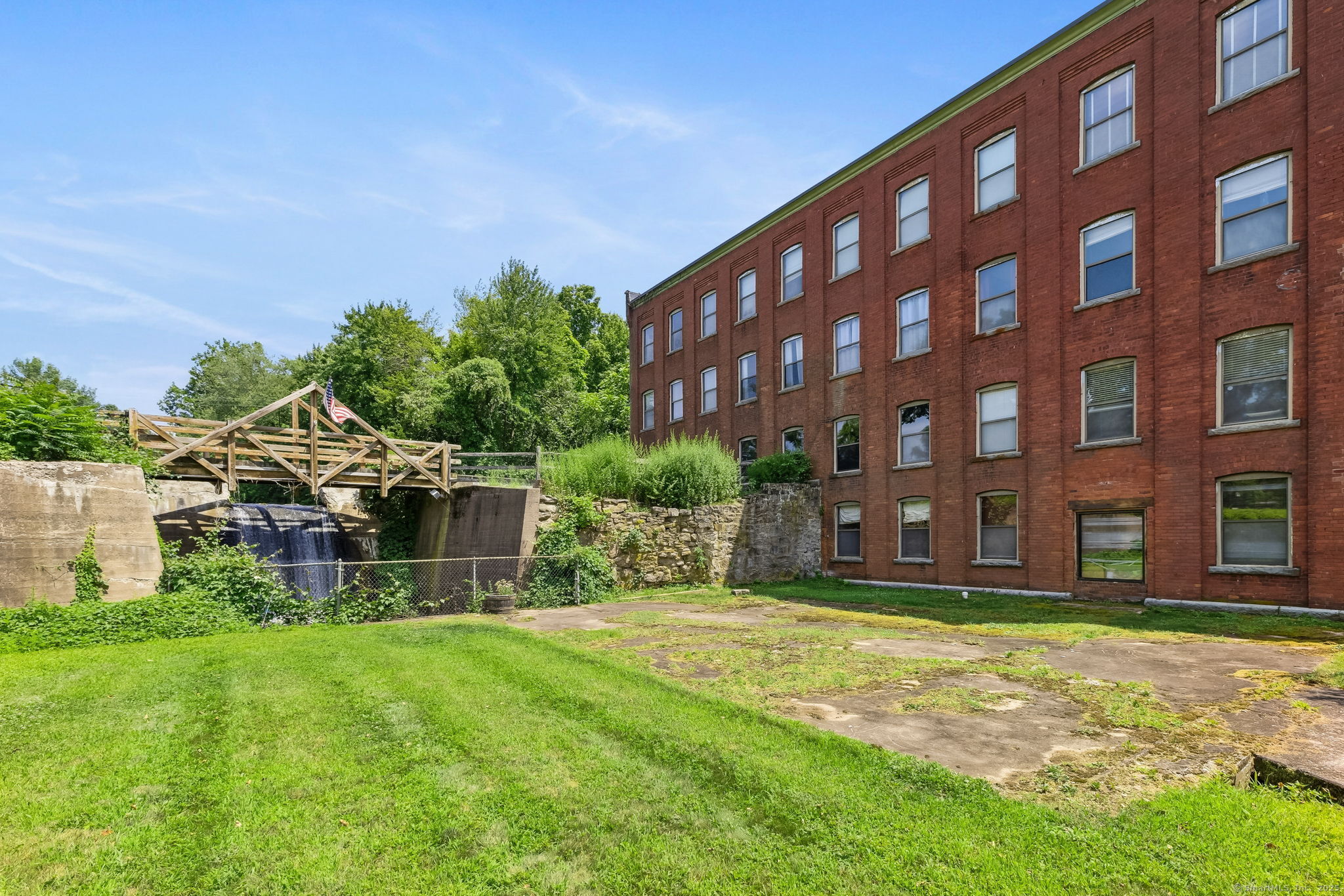 222 Williams Street East APT 229