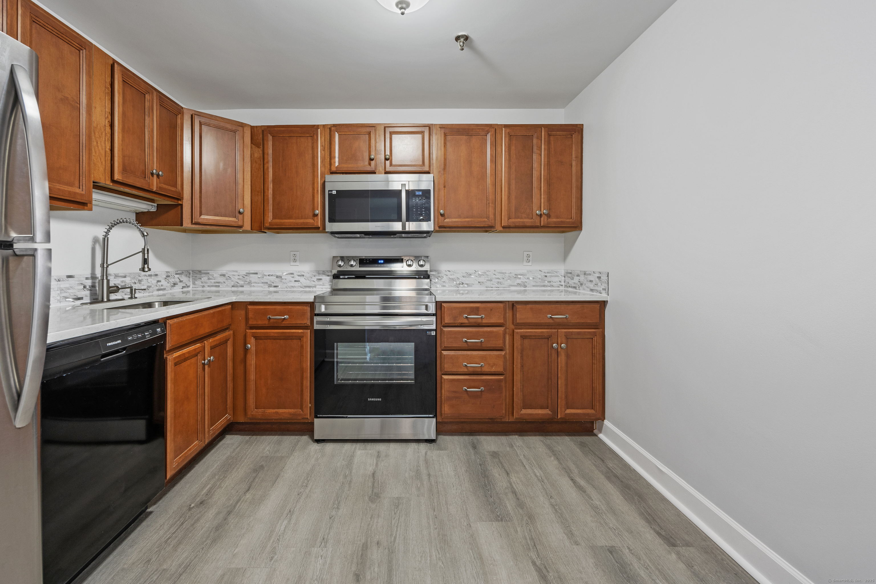 Property for Sale at Putter Drive 418, Wallingford, Connecticut - Bedrooms: 2 
Bathrooms: 2 
Rooms: 7  - $2,350