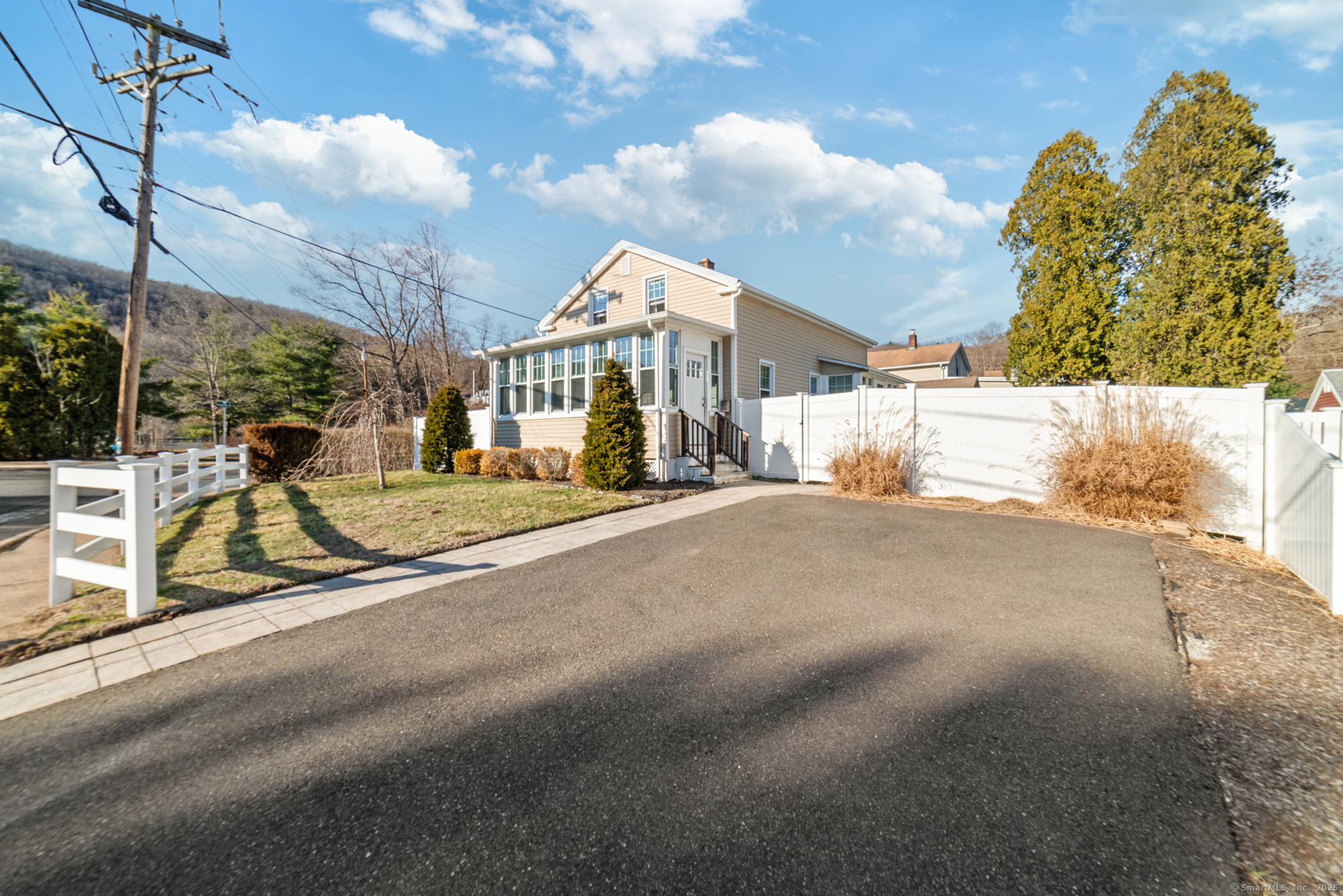 136 N Main Street, Beacon Falls, Connecticut image 1