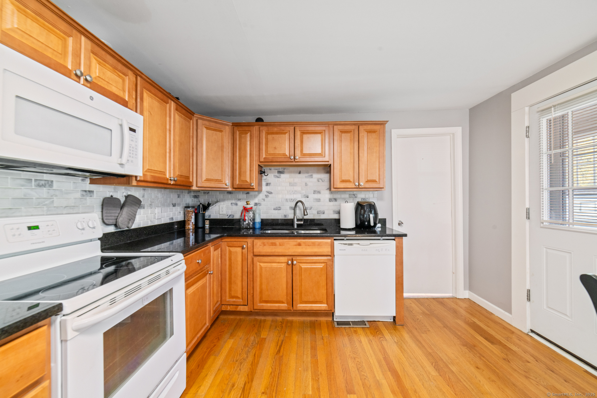 136 N Main Street, Beacon Falls, Connecticut image 17