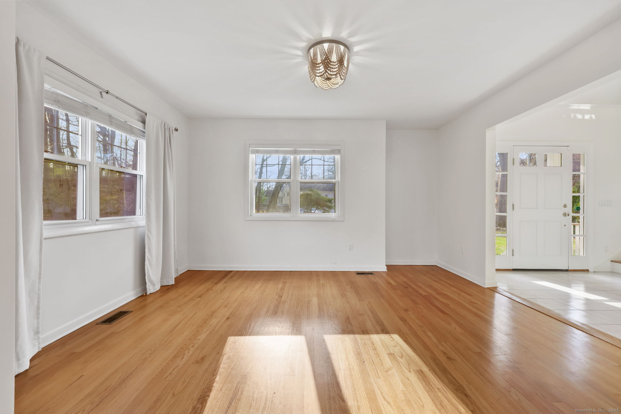 Greenwich, Connecticut 06870, United States, 4 Bedrooms Bedrooms, ,4 BathroomsBathrooms,Residential,Active,252709