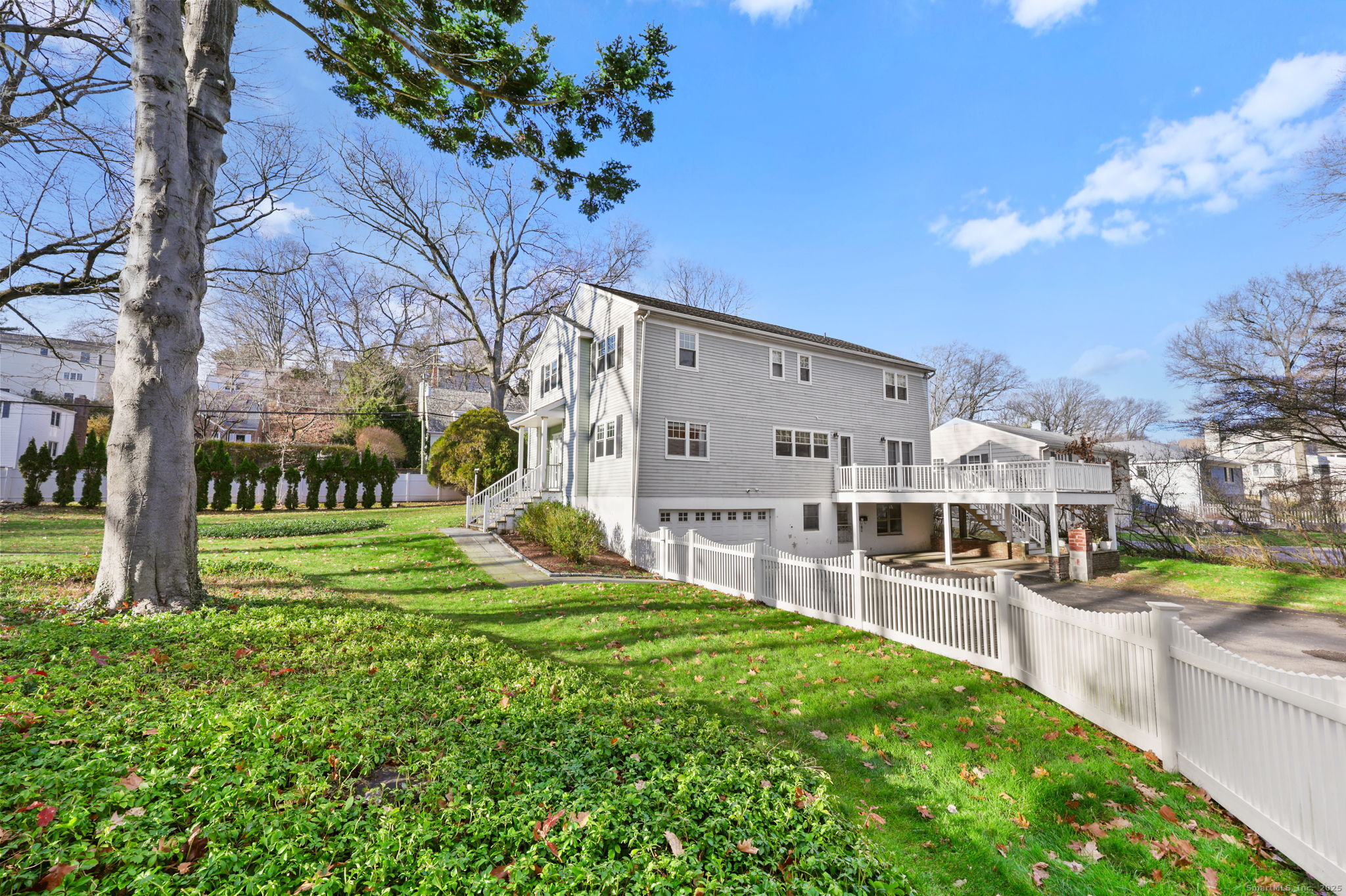 Greenwich, Connecticut 06870, United States, 4 Bedrooms Bedrooms, ,4 BathroomsBathrooms,Residential,Active,252709