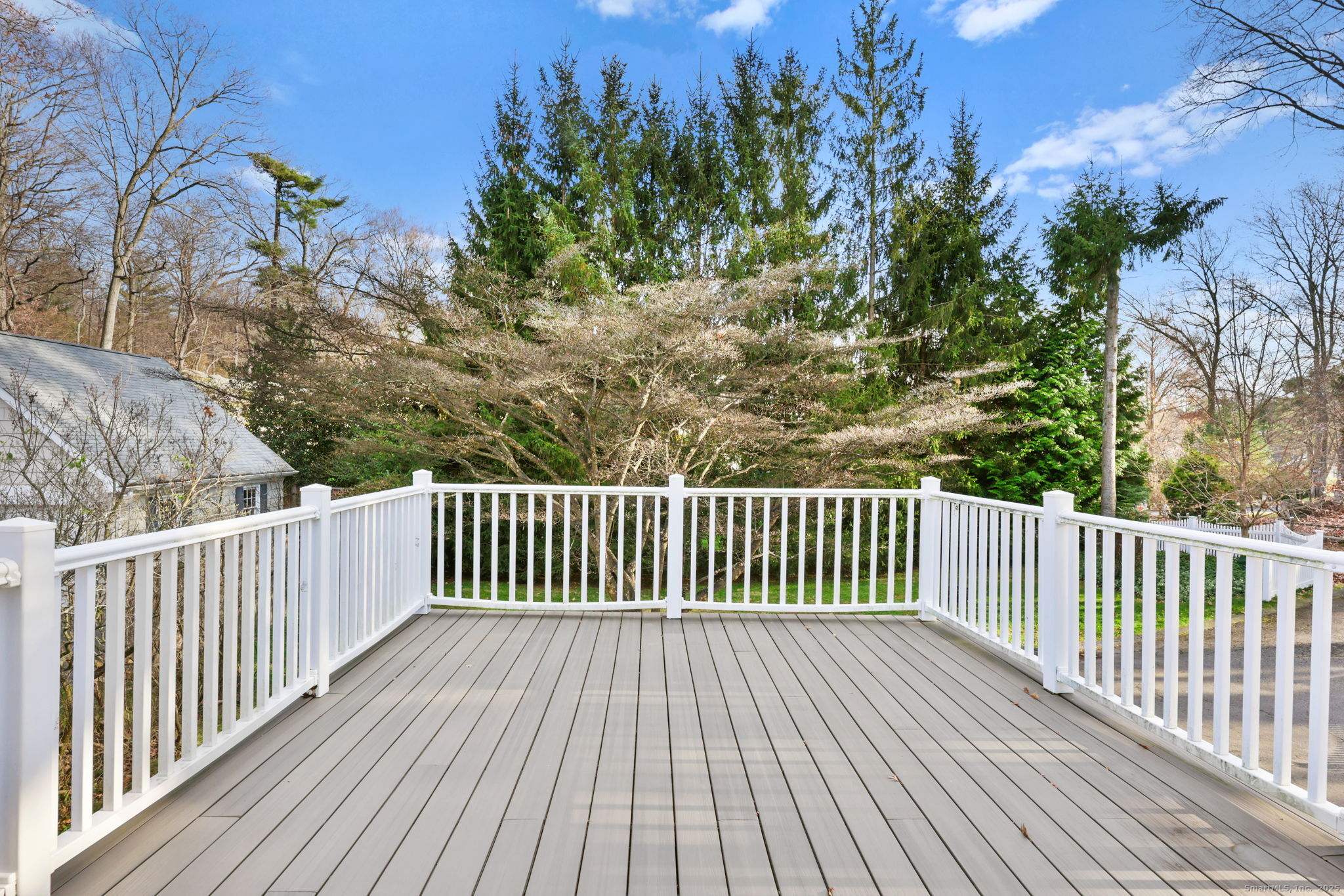 Greenwich, Connecticut 06870, United States, 4 Bedrooms Bedrooms, ,4 BathroomsBathrooms,Residential,Active,252709