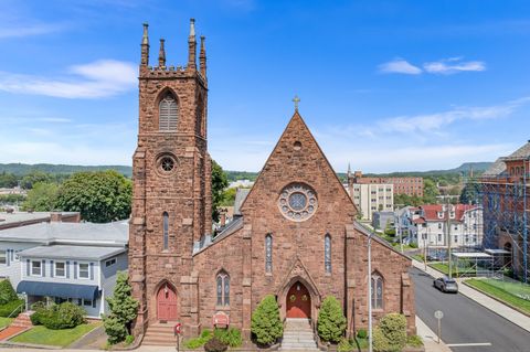 136 East Main Street Meriden CT 06450