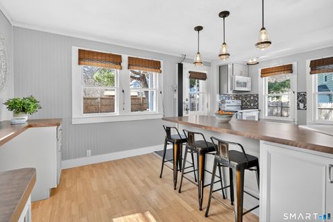 Photo of 8 Gargan Place, Simsbury, CT 06070 (MLS # 24160548)