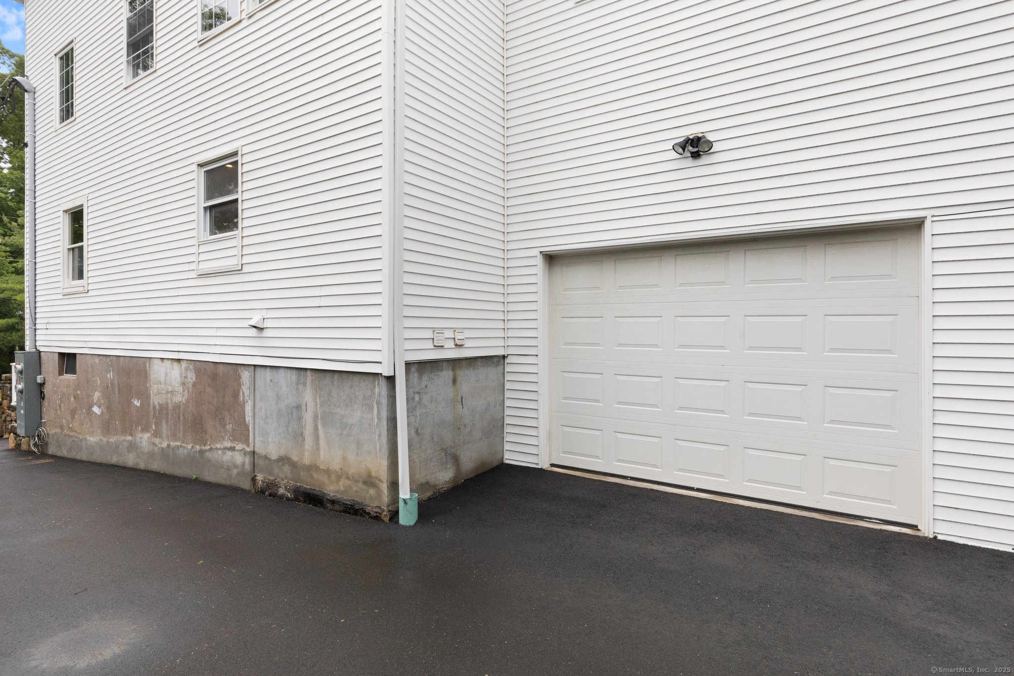 Stamford, Connecticut 06906, United States, 8 Bedrooms Bedrooms, ,9 BathroomsBathrooms,Residential,Active,226695