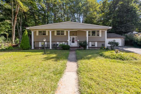 Photo of 47 Regal Court, Waterbury, CT 06705 (MLS # 24137986)