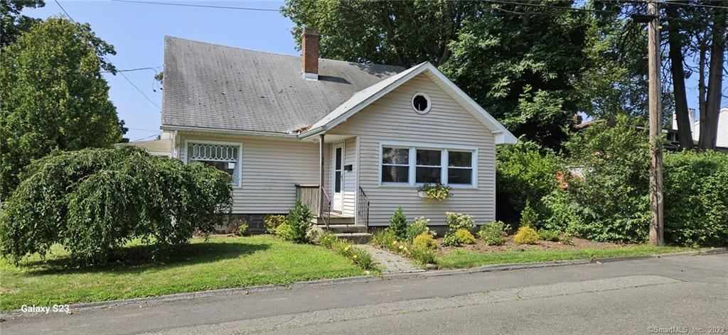 Rental Property at 50 Fairwood Avenue, Milford, Connecticut - Bedrooms: 2 
Bathrooms: 1 
Rooms: 8  - $3,000 MO.