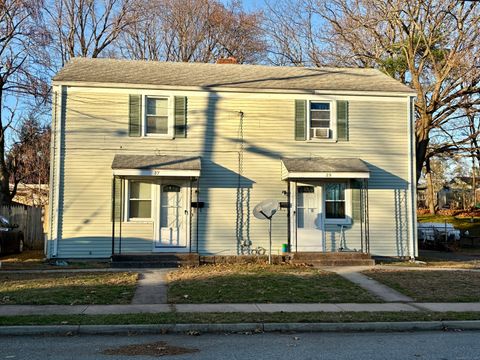 Photo of 37 Seaman Circle, Manchester, CT 06040 (MLS # 24141024)