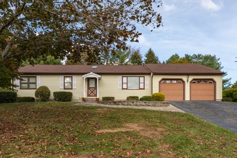 Photo of 11 Musket Drive, North Haven, CT 06473 (MLS # 24137906)