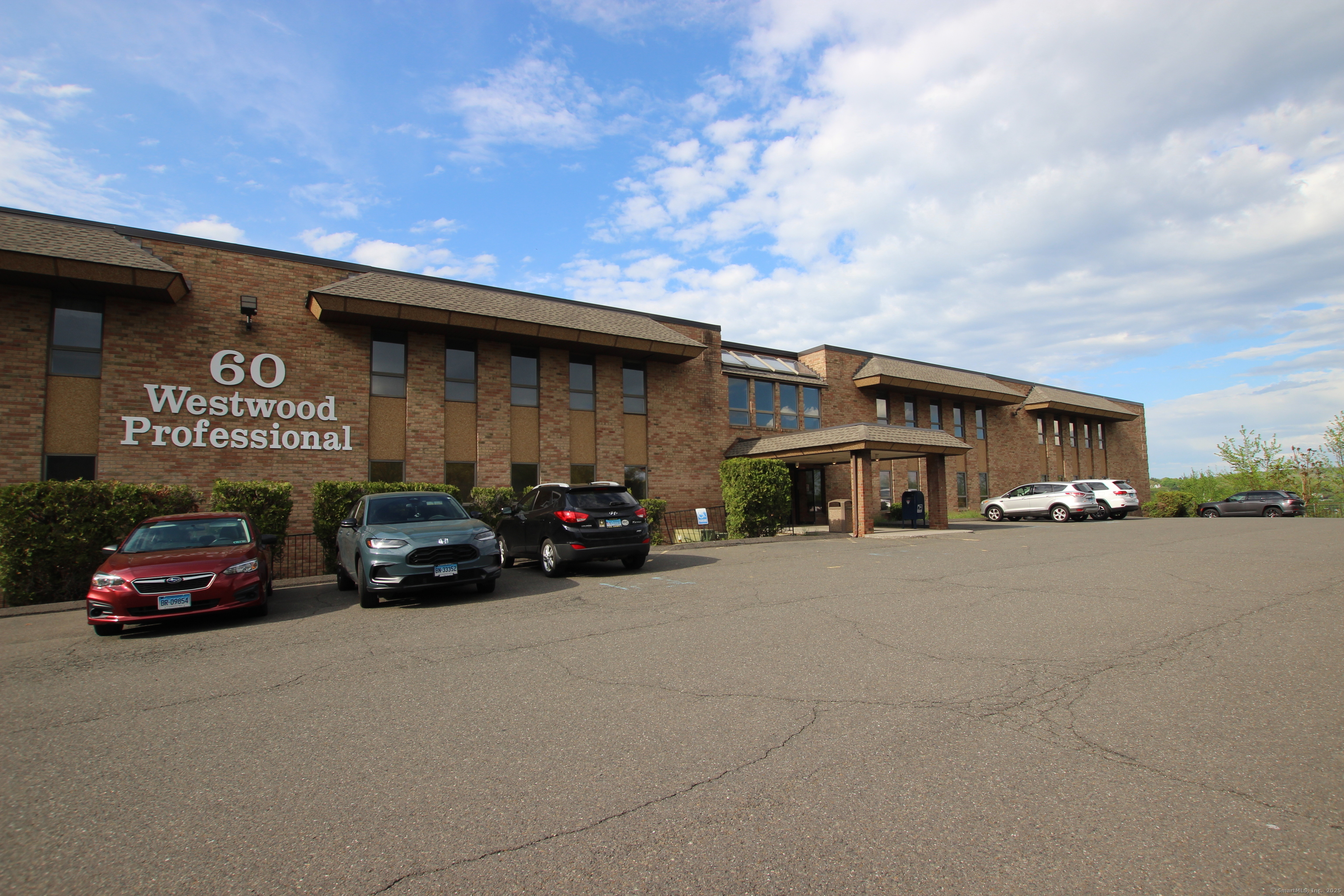 60 Westwood Avenue 44