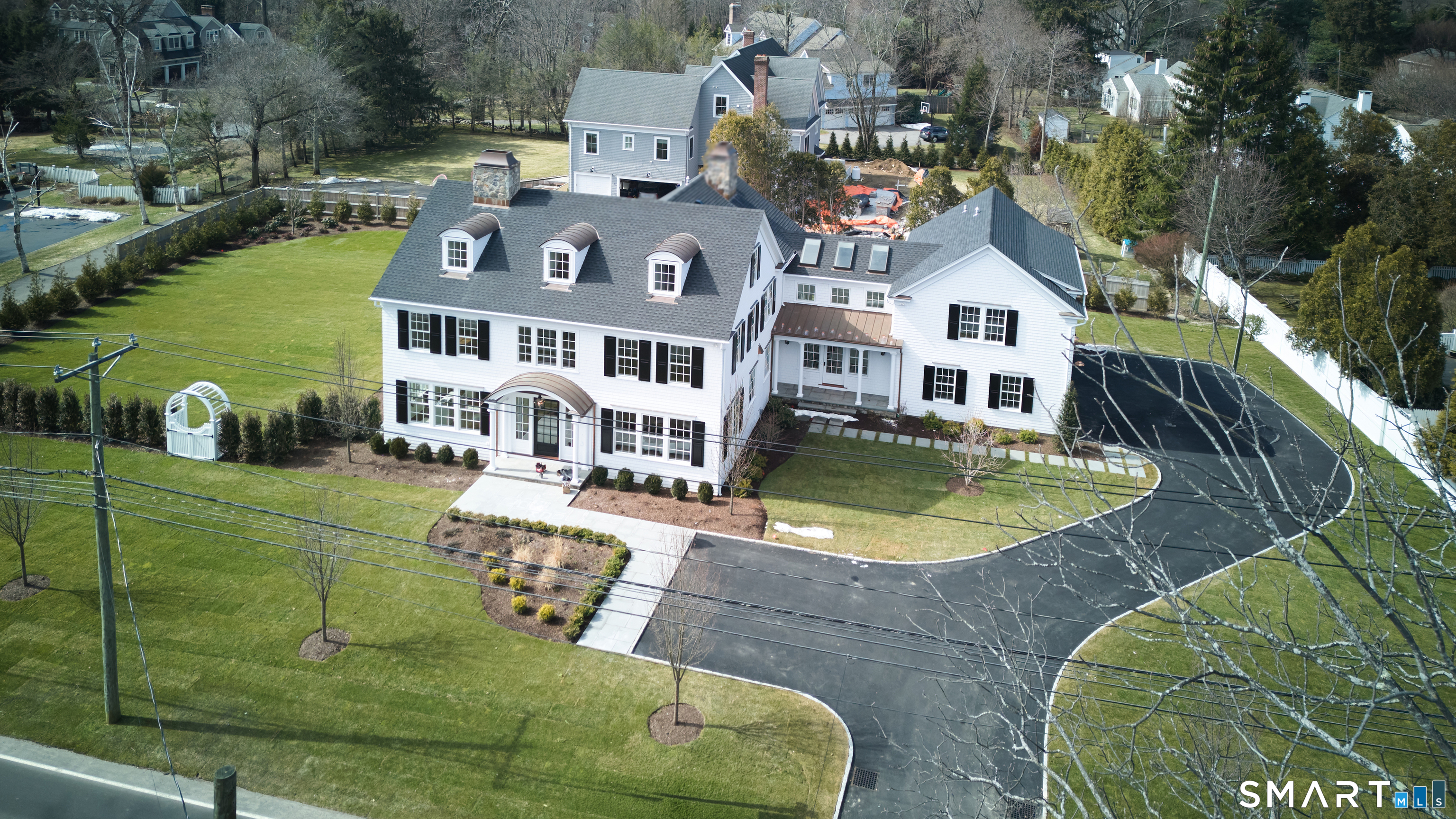 36 Maple Avenue South