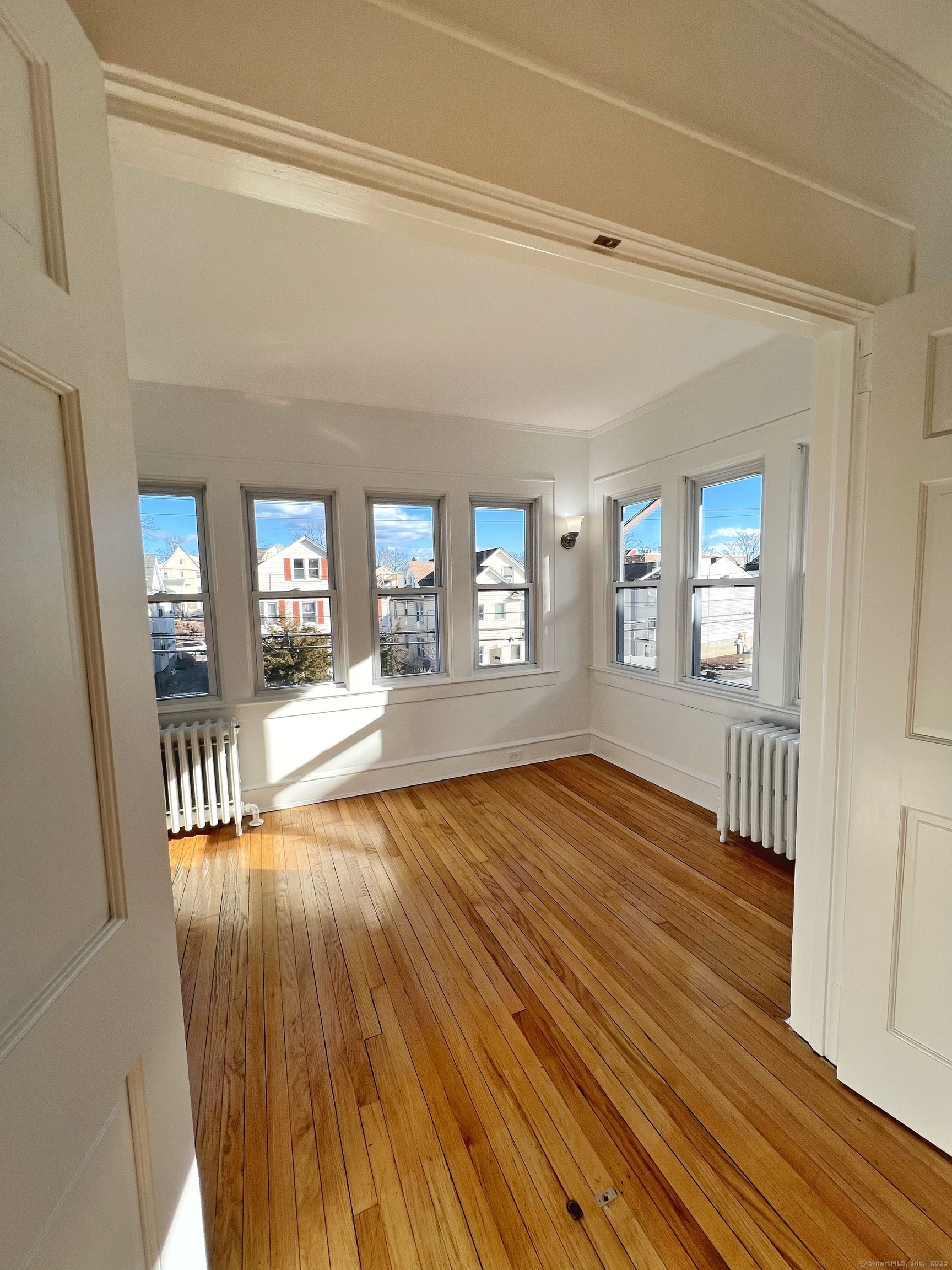 Rental Property at Lafayette Street 2, Stamford, Connecticut - Bedrooms: 3 
Bathrooms: 1 
Rooms: 8  - $2,800 MO.