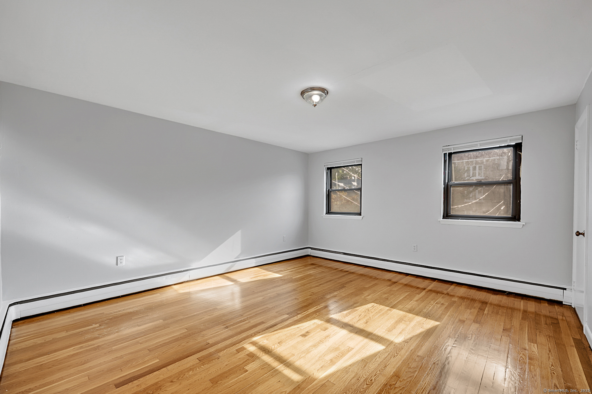 West Hartford, Connecticut 06119, United States, 2 Bedrooms Bedrooms, ,2 BathroomsBathrooms,Residential,Active,239137