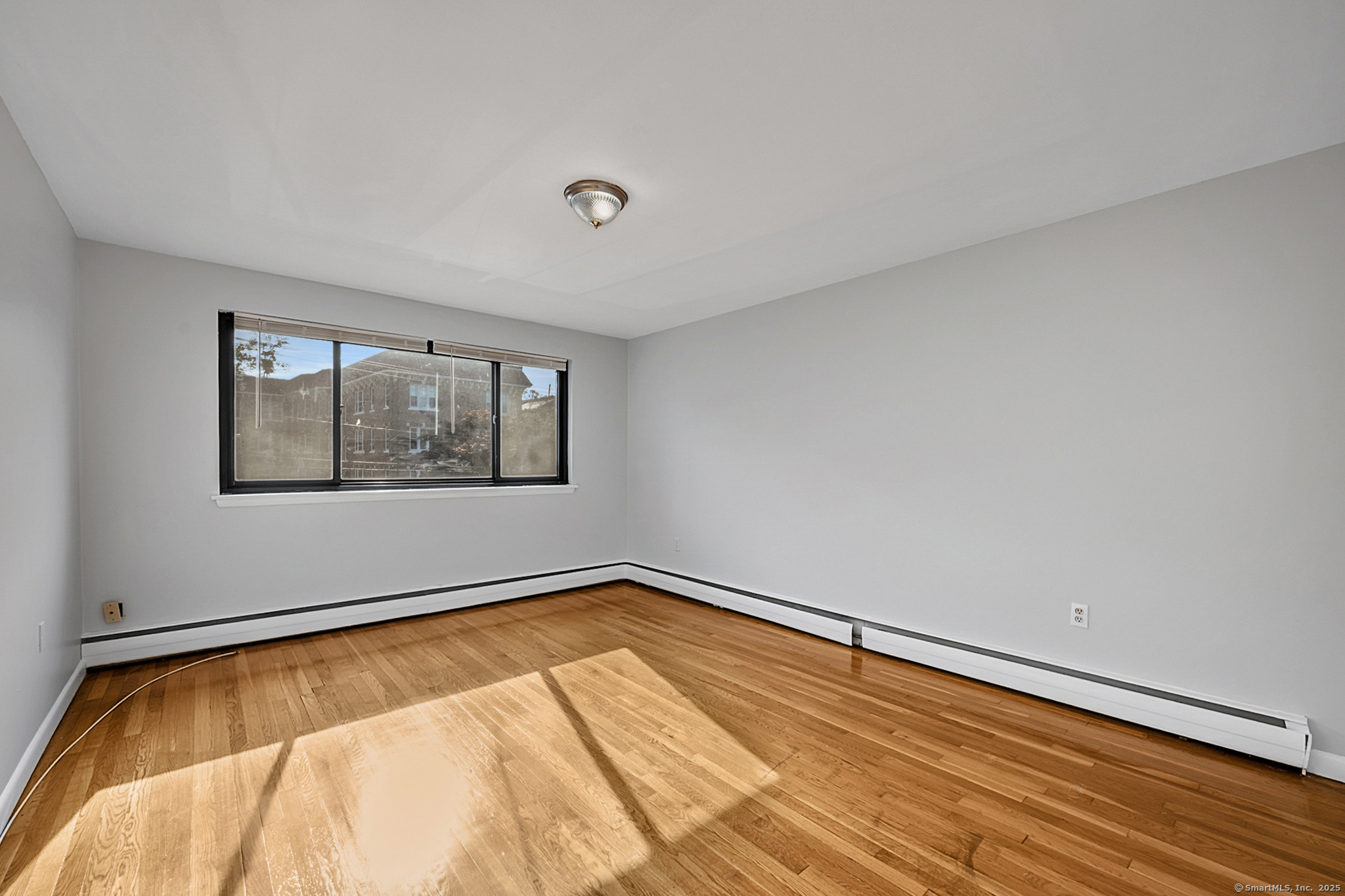 West Hartford, Connecticut 06119, United States, 2 Bedrooms Bedrooms, ,2 BathroomsBathrooms,Residential,Active,239137