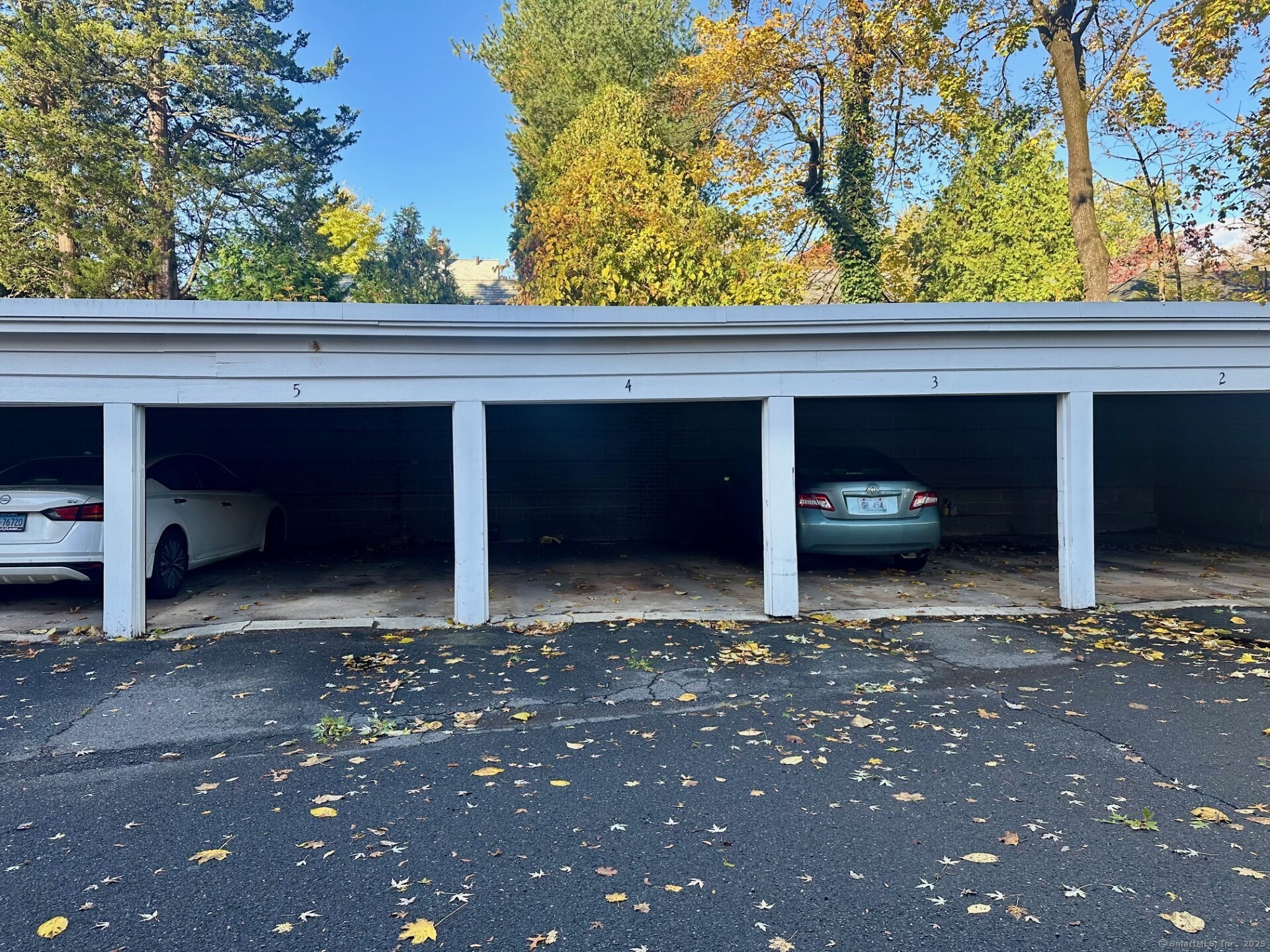 West Hartford, Connecticut 06119, United States, 2 Bedrooms Bedrooms, ,2 BathroomsBathrooms,Residential,Active,239137