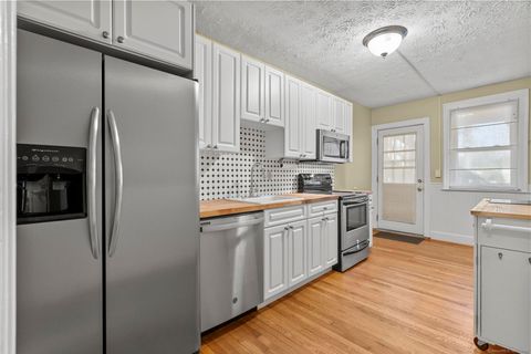 Tiny photo for 26 Robin Road #APT 3, West Hartford, CT 06119 (MLS # 24132651)