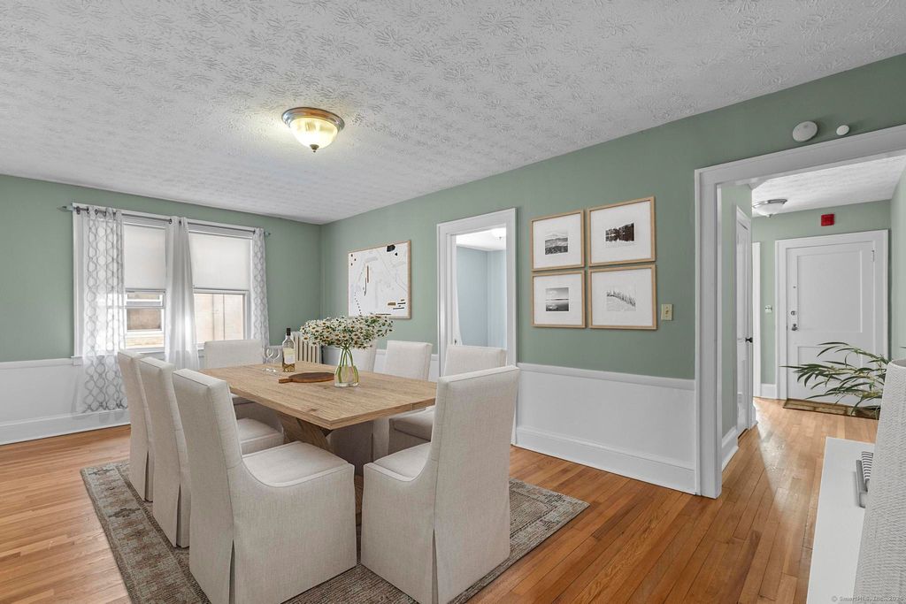 Photo of 26 Robin Road #APT 3, West Hartford, CT 06119 (MLS # 24132651)