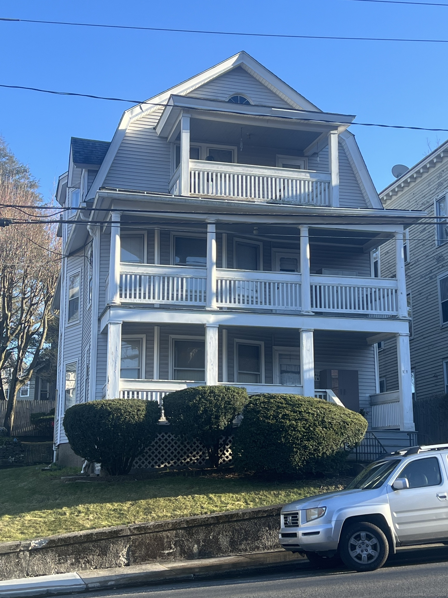 Property for Sale at 151 Robbins Street, Waterbury, Connecticut - Bedrooms: 6 
Bathrooms: 3 
Rooms: 18  - $375,000