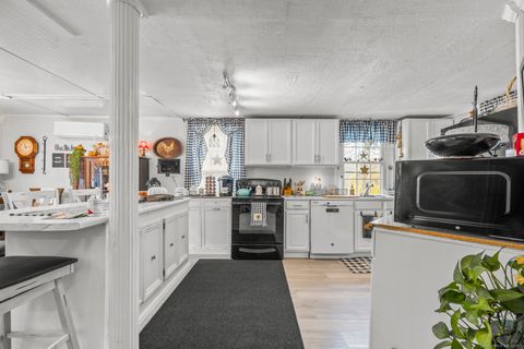 Tiny photo for 9 Tunxis Place, Simsbury, CT 06081 (MLS # 24136976)