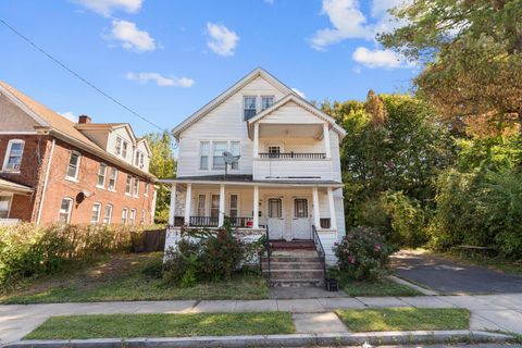 Photo of 40 Rome Avenue, Middletown, CT 06457 (MLS # 24135986)