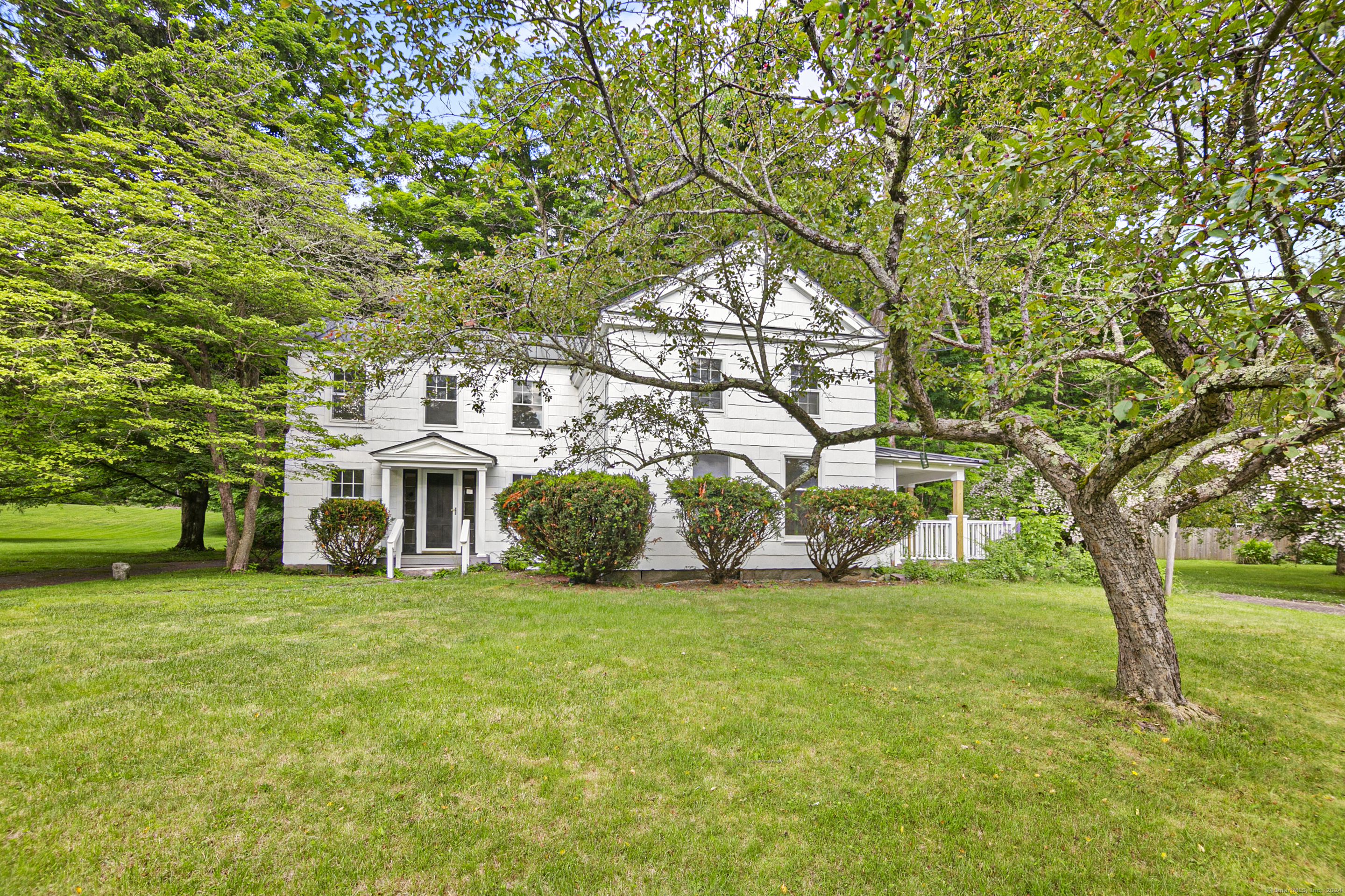 424 East River Road