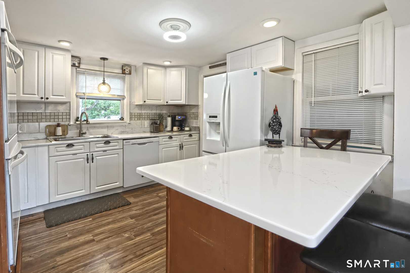 10 Glenmoor Drive
