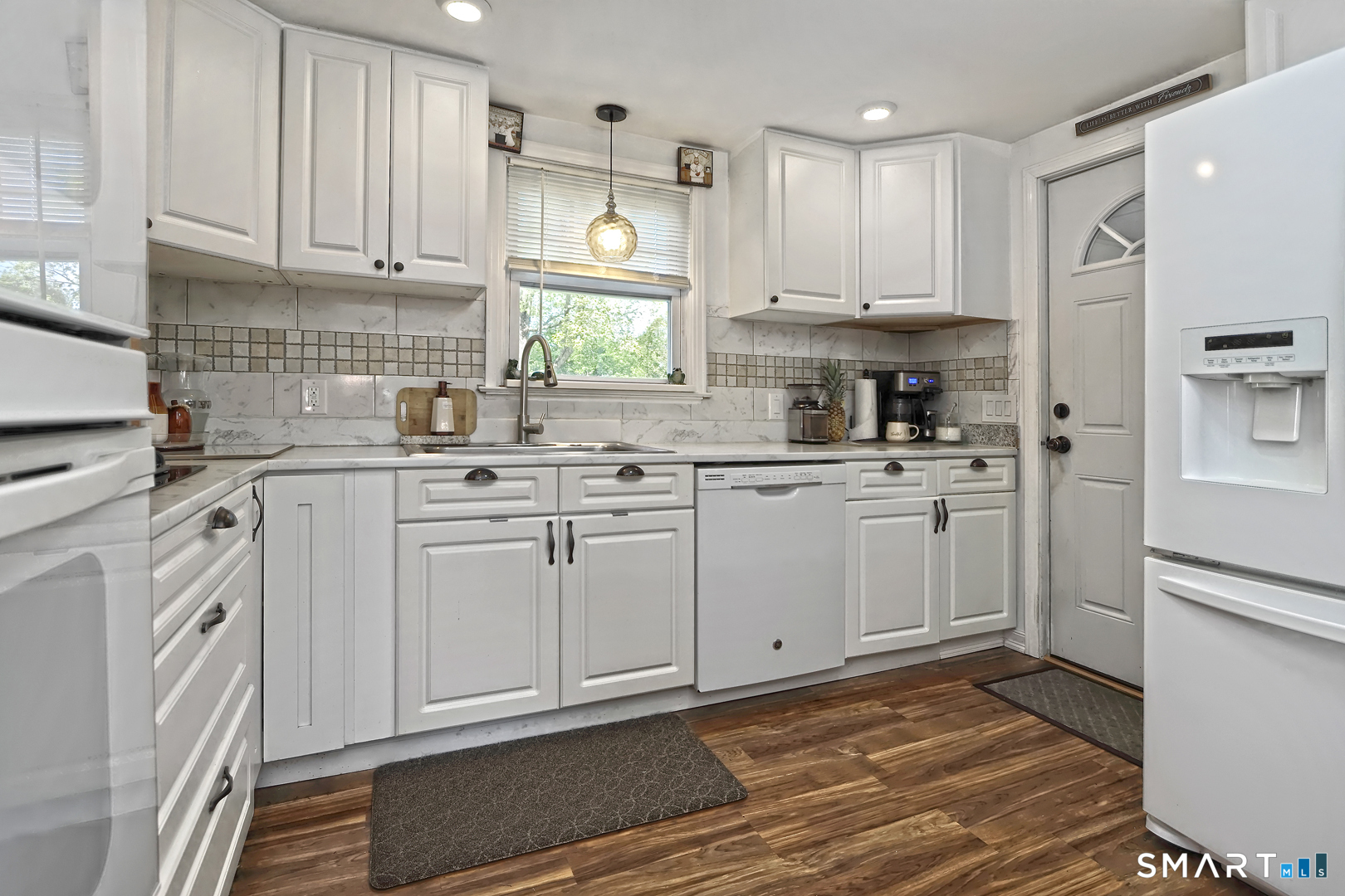 10 Glenmoor Drive