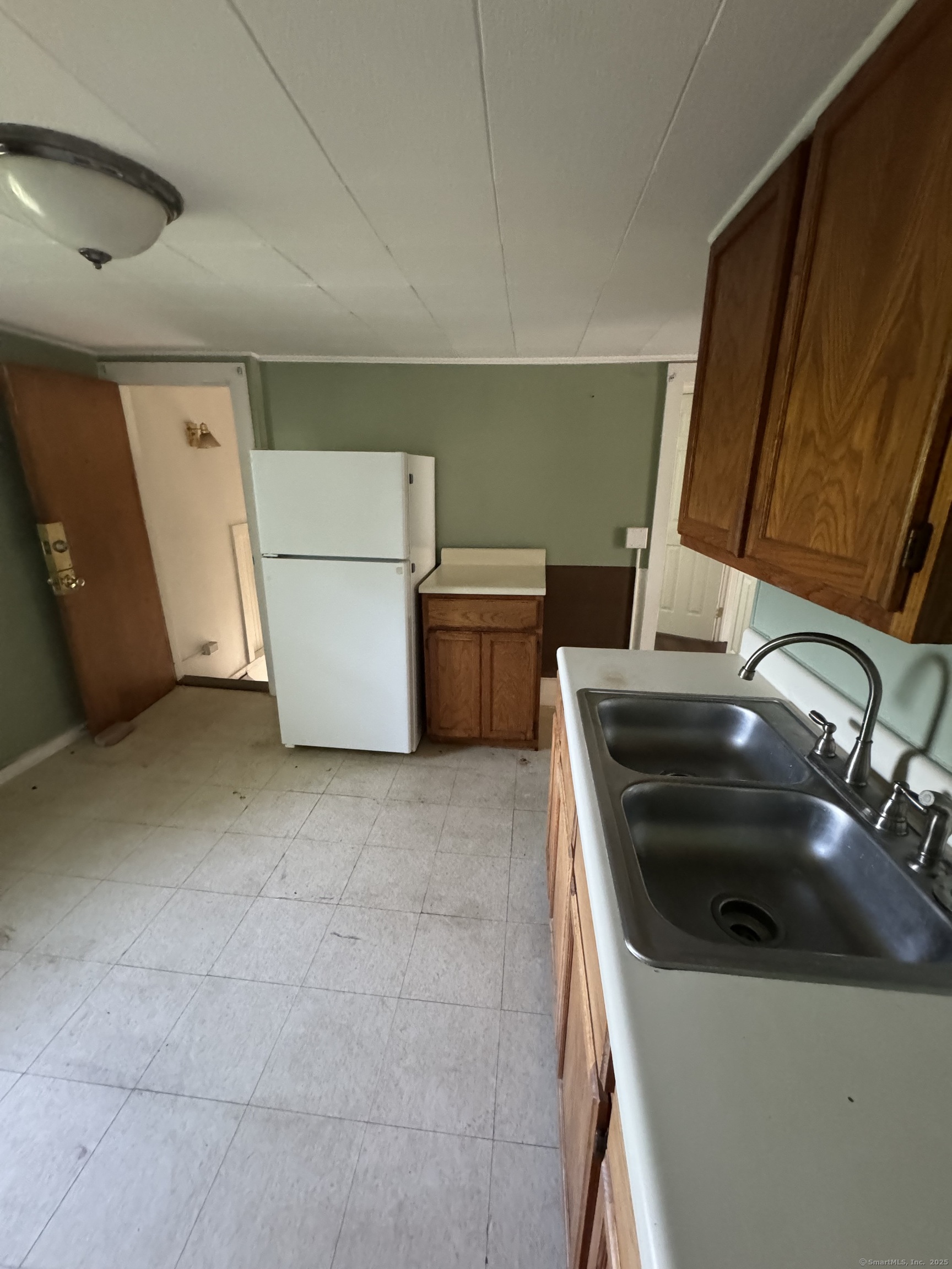 Manchester, Connecticut 06042, United States, 2 Bedrooms Bedrooms, ,1 BathroomBathrooms,Residential,Active,178338