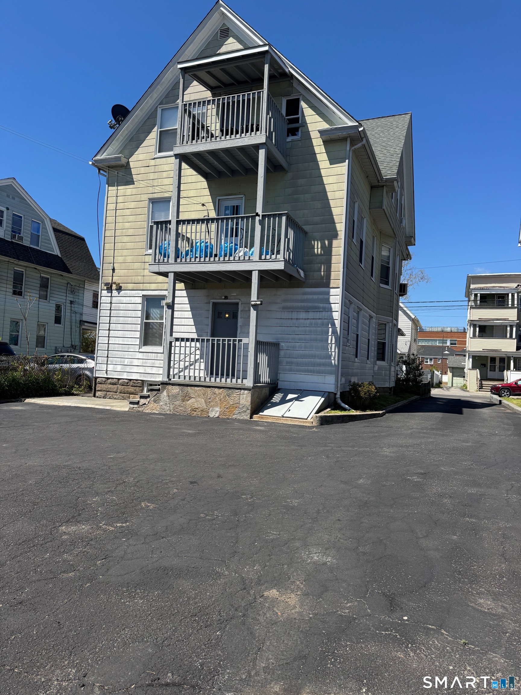 885 Grand Street