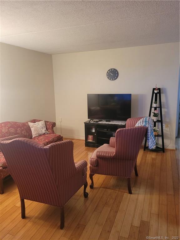Stamford, Connecticut 06902, United States, 2 Bedrooms Bedrooms, ,2 BathroomsBathrooms,Residential,Active,238672