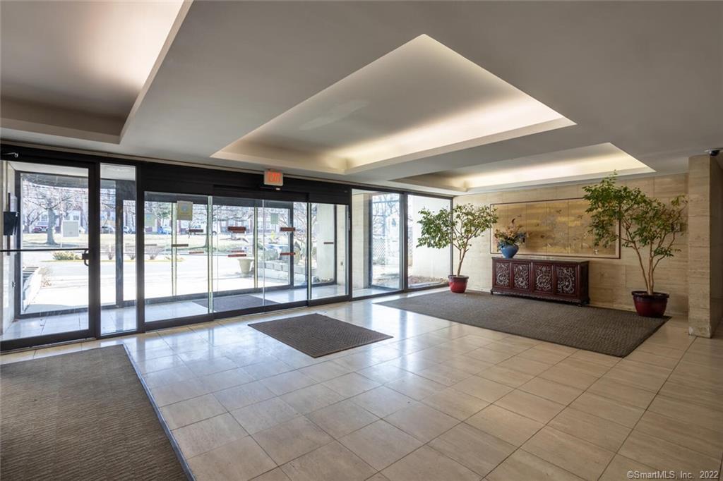 Stamford, Connecticut 06902, United States, 2 Bedrooms Bedrooms, ,2 BathroomsBathrooms,Residential,Active,238672