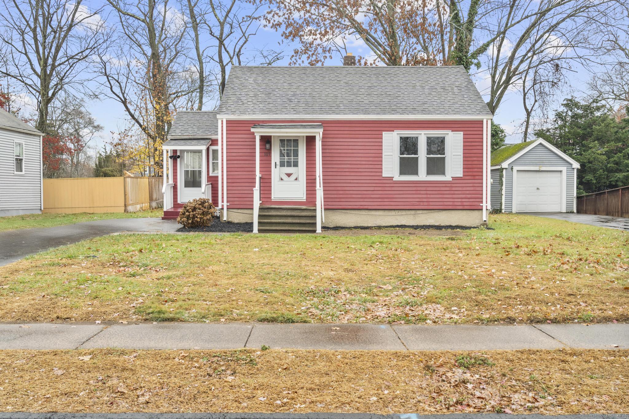 109 Oxford Drive, East Hartford, Connecticut - 3 Bedrooms  
1 Bathrooms  
6 Rooms - 