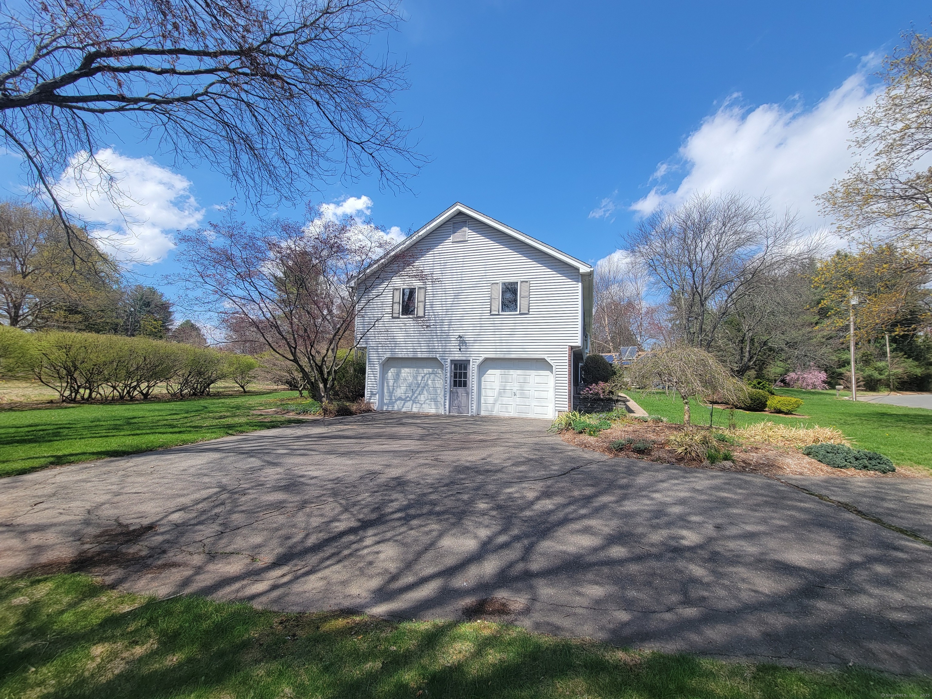 19 Pioneer Drive, Windsor, Connecticut image 6