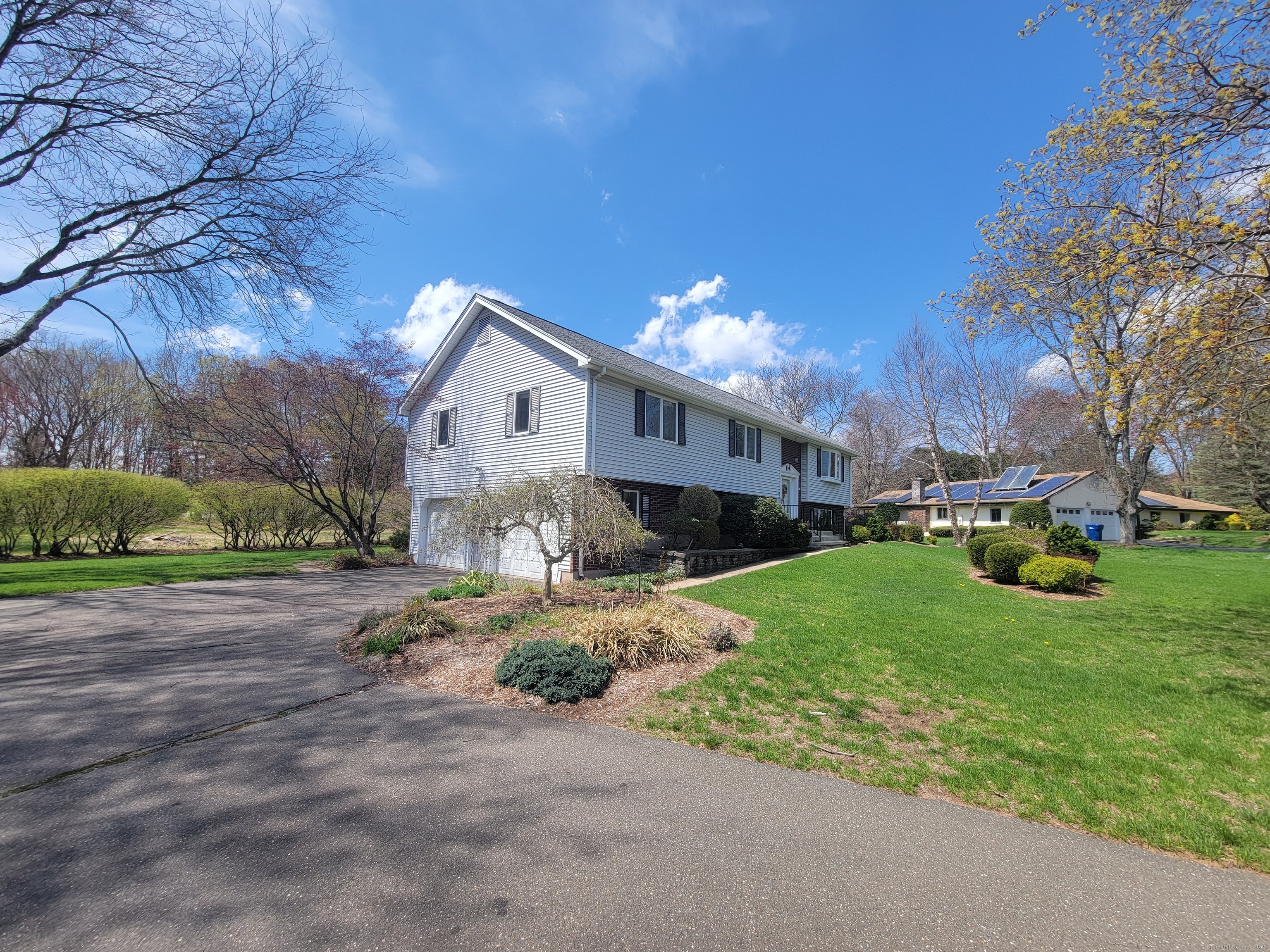 19 Pioneer Drive, Windsor, Connecticut image 7