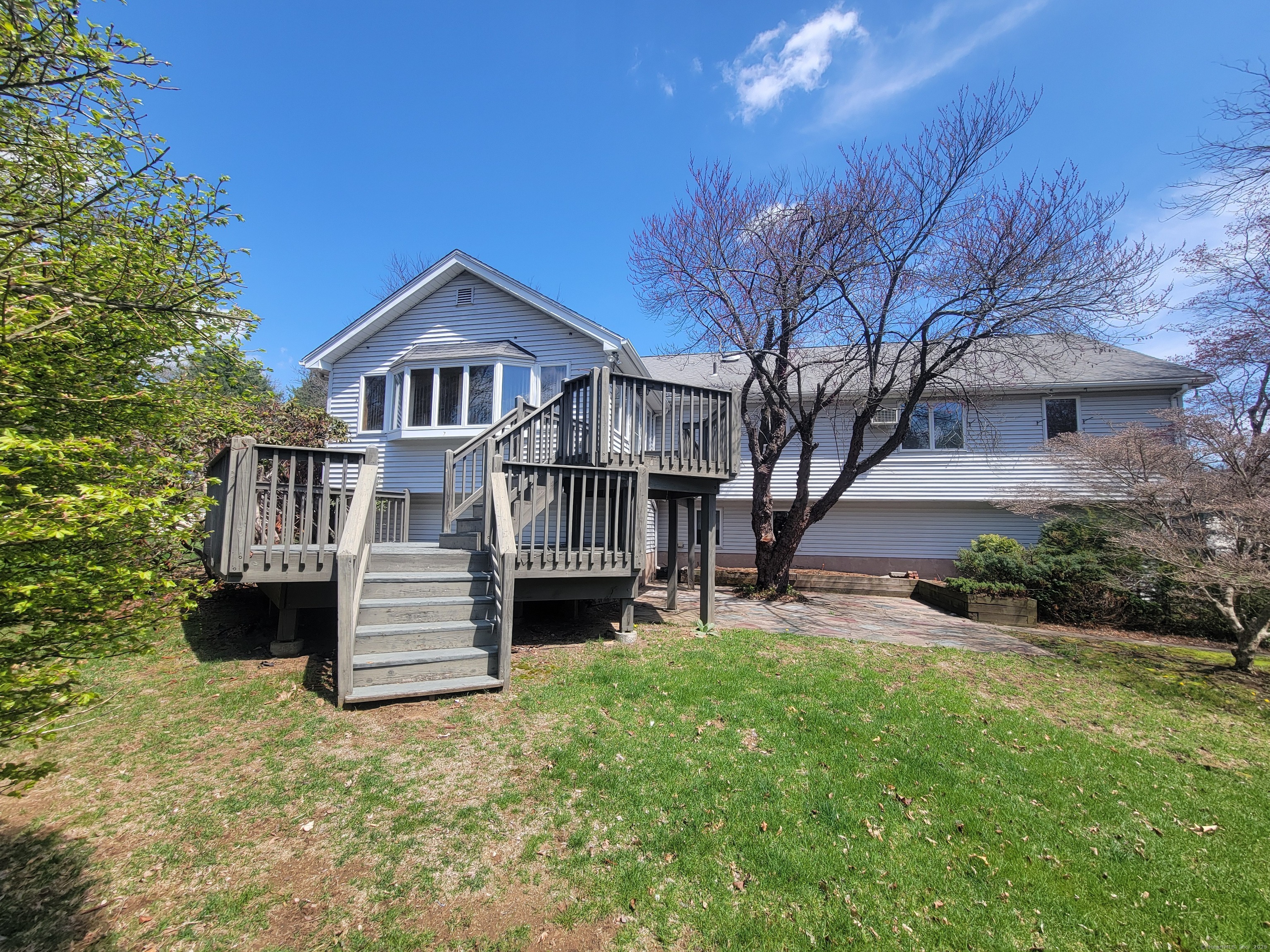 19 Pioneer Drive, Windsor, Connecticut image 2