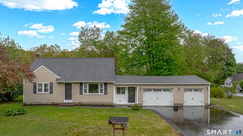 Photo of 4 Lox Lane, Enfield, CT 06082 (MLS # 24173392)