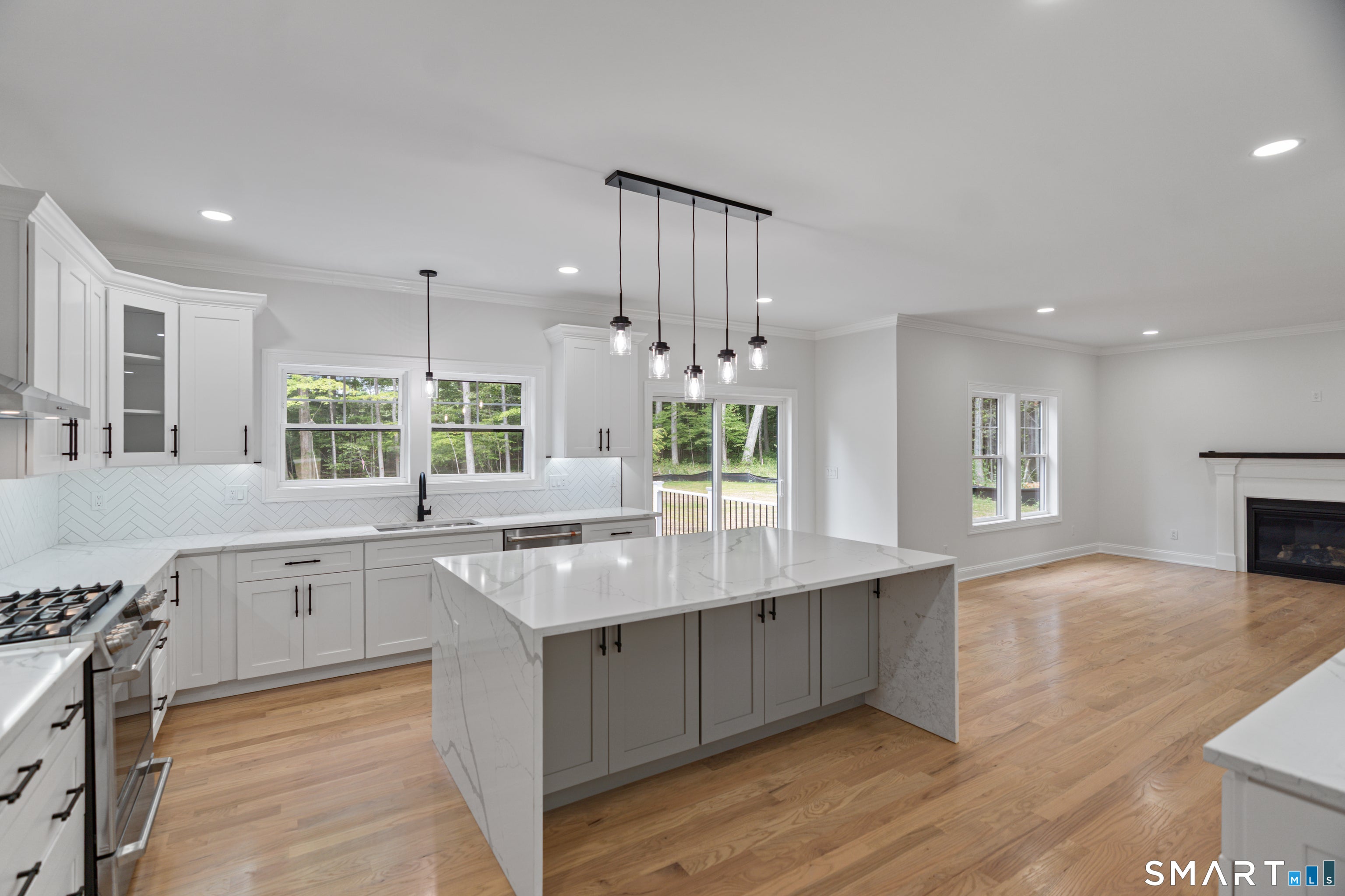 450 Bluff View Drive
