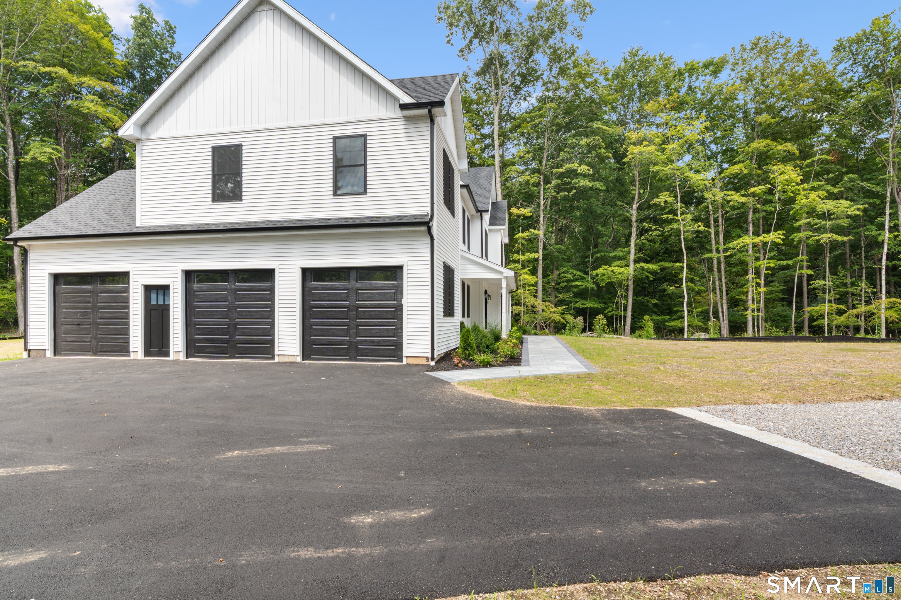 450 Bluff View Drive