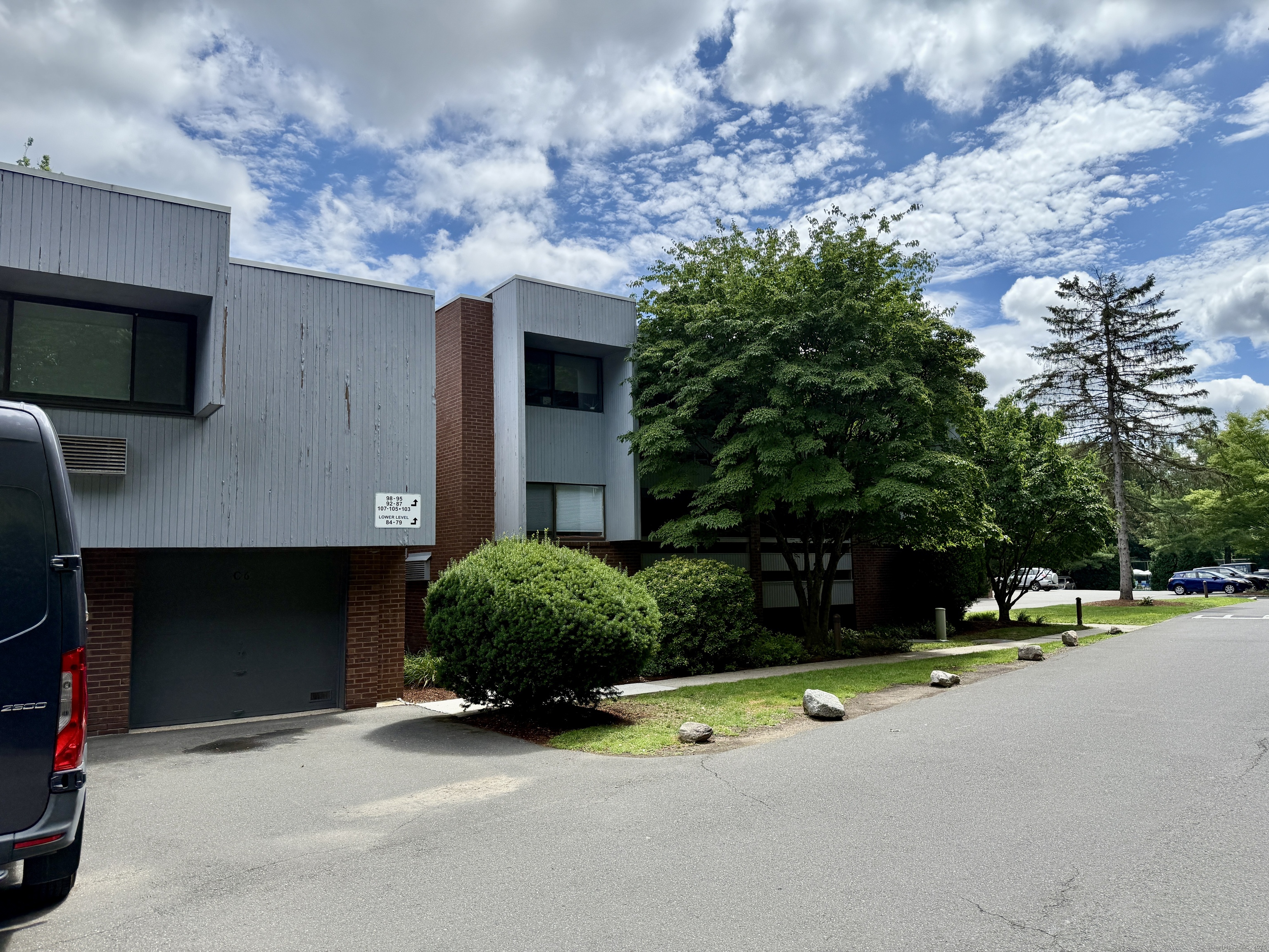 92 Wilton Crest