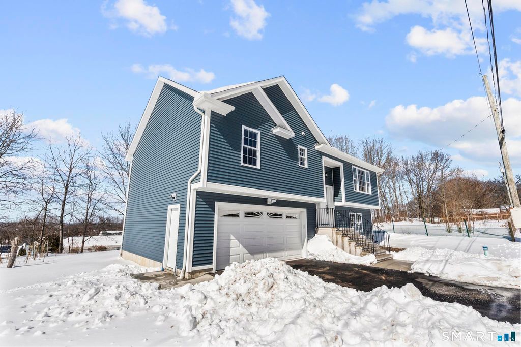 Photo of 281 Traverse Street, Waterbury, CT 06704 (MLS # 24159332)
