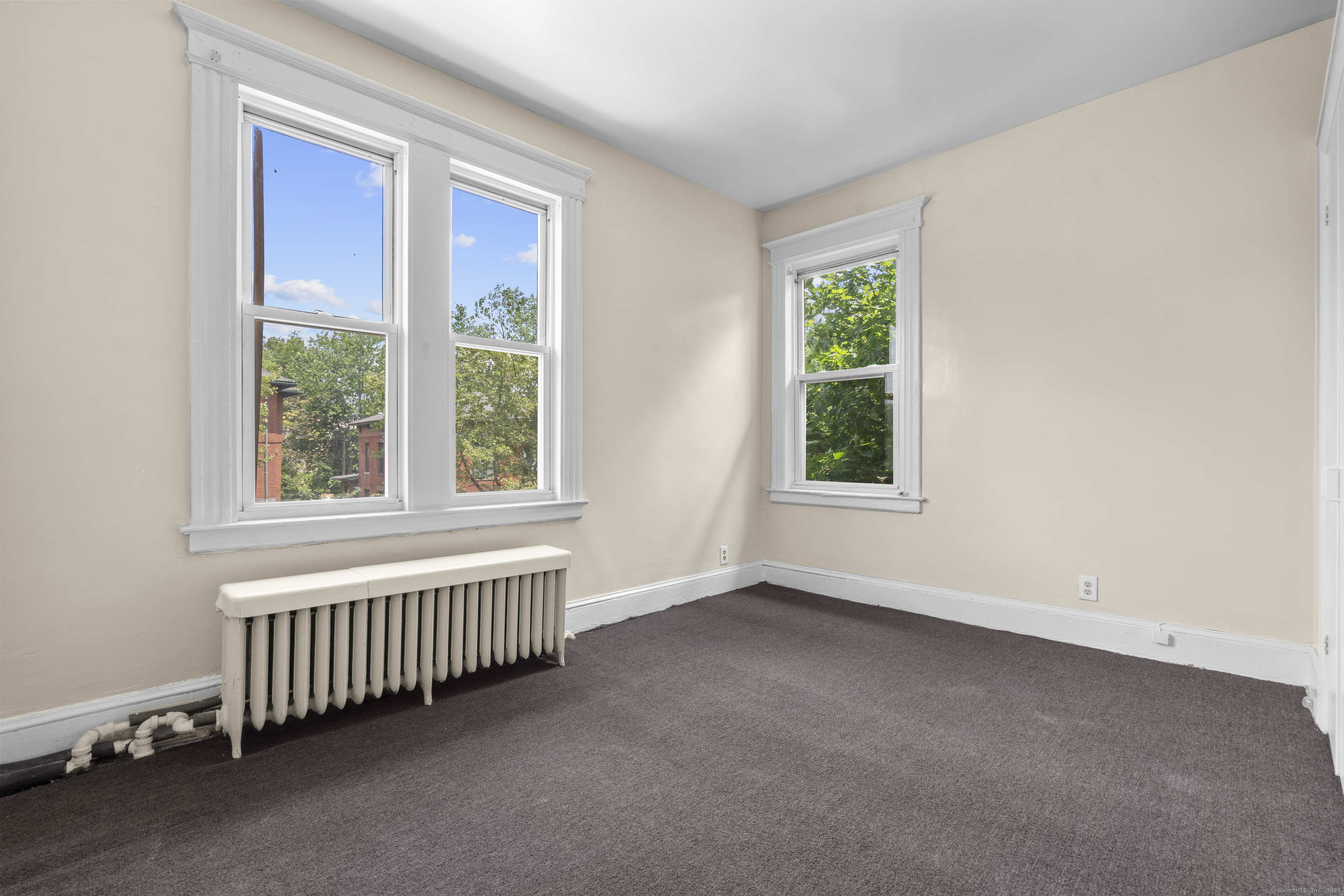 Hartford, Connecticut 06120, United States, 5 Bedrooms Bedrooms, ,2 BathroomsBathrooms,Residential,Active,157063