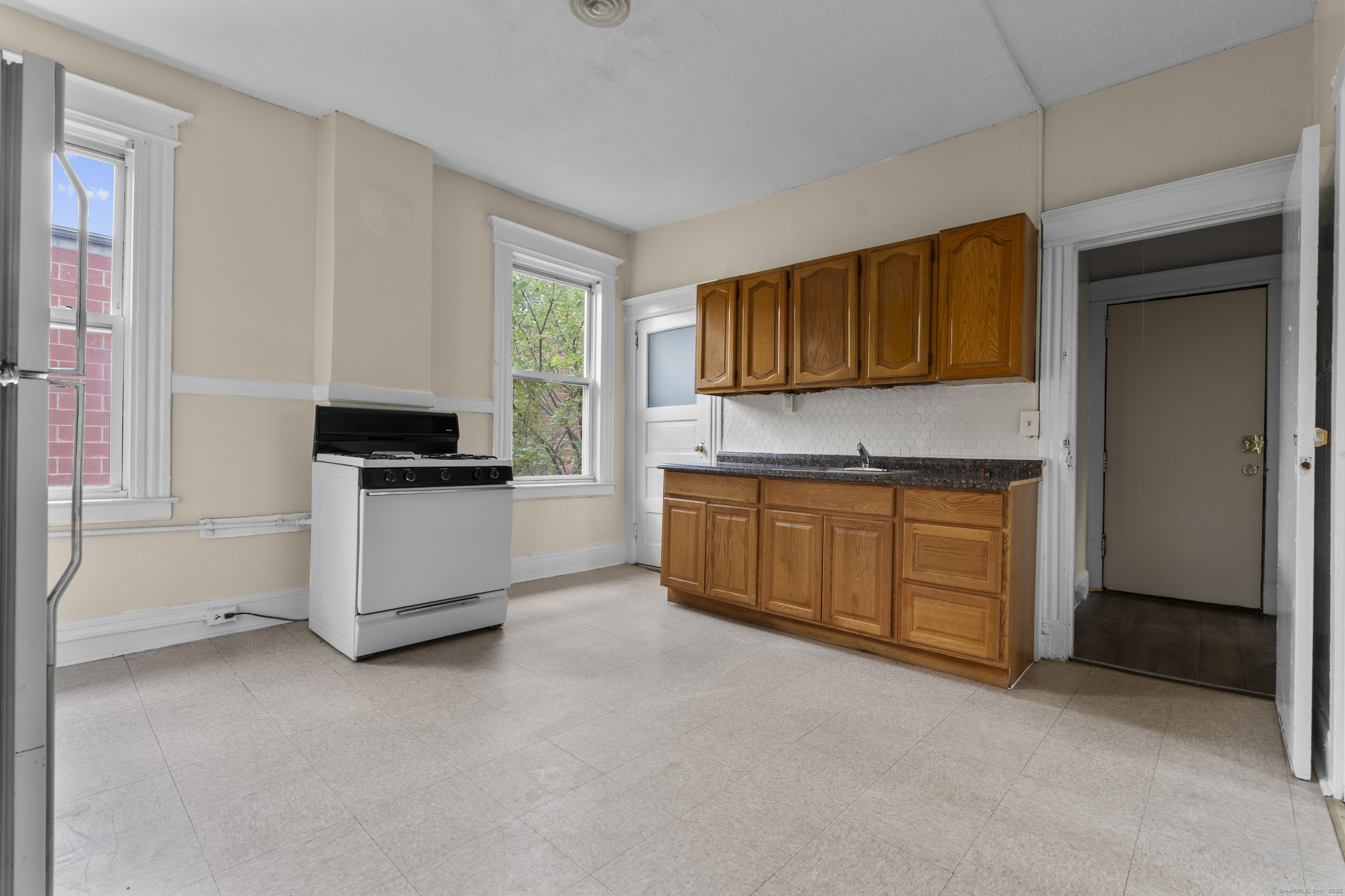 Hartford, Connecticut 06120, United States, 5 Bedrooms Bedrooms, ,2 BathroomsBathrooms,Residential,Active,157063