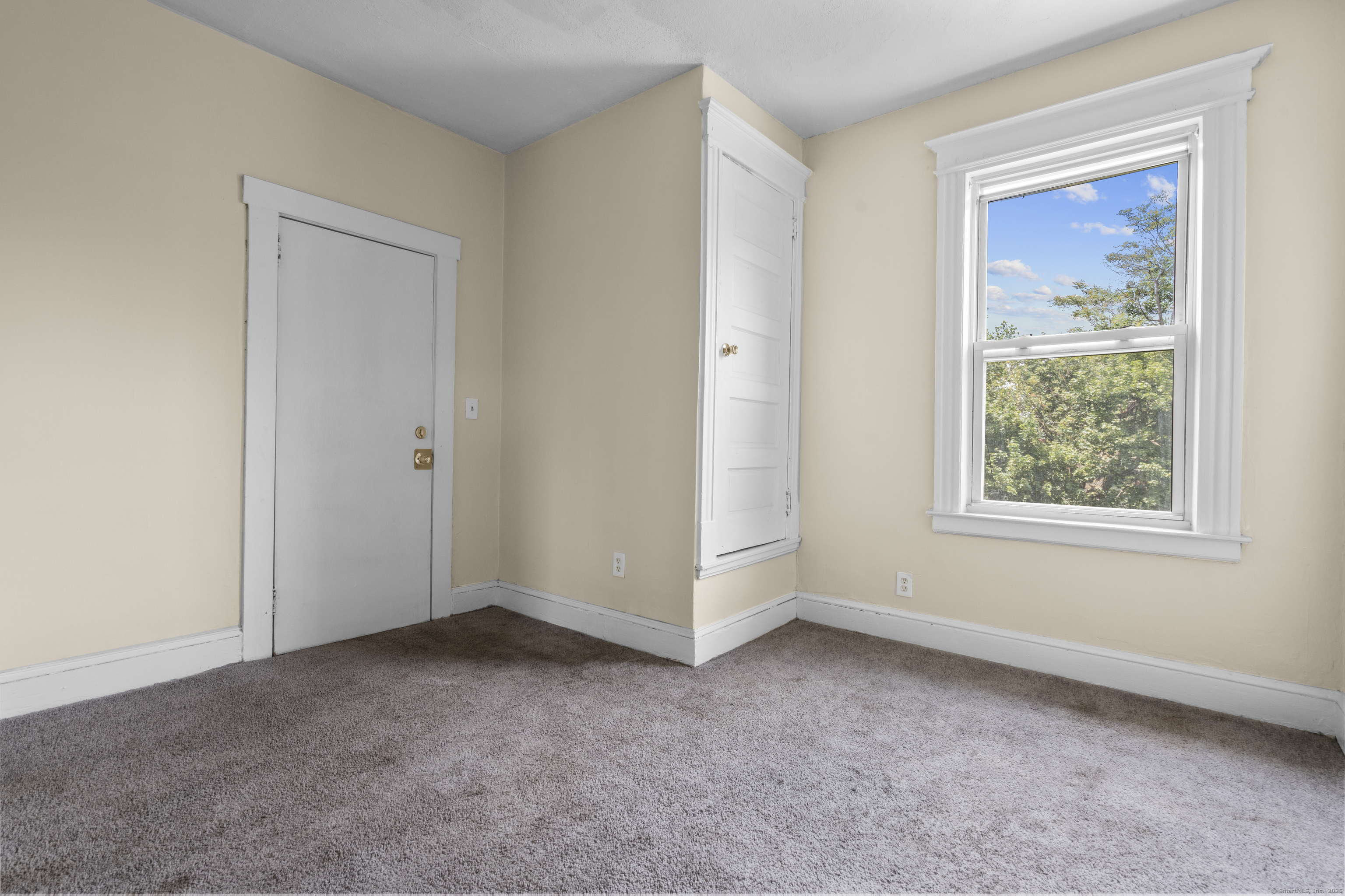 Hartford, Connecticut 06120, United States, 5 Bedrooms Bedrooms, ,2 BathroomsBathrooms,Residential,Active,157063