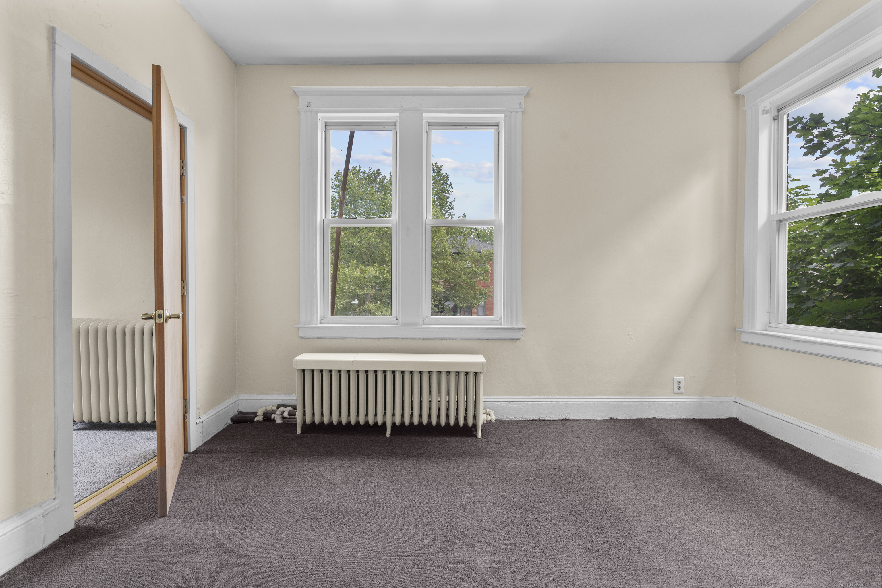 Hartford, Connecticut 06120, United States, 5 Bedrooms Bedrooms, ,2 BathroomsBathrooms,Residential,Active,157063