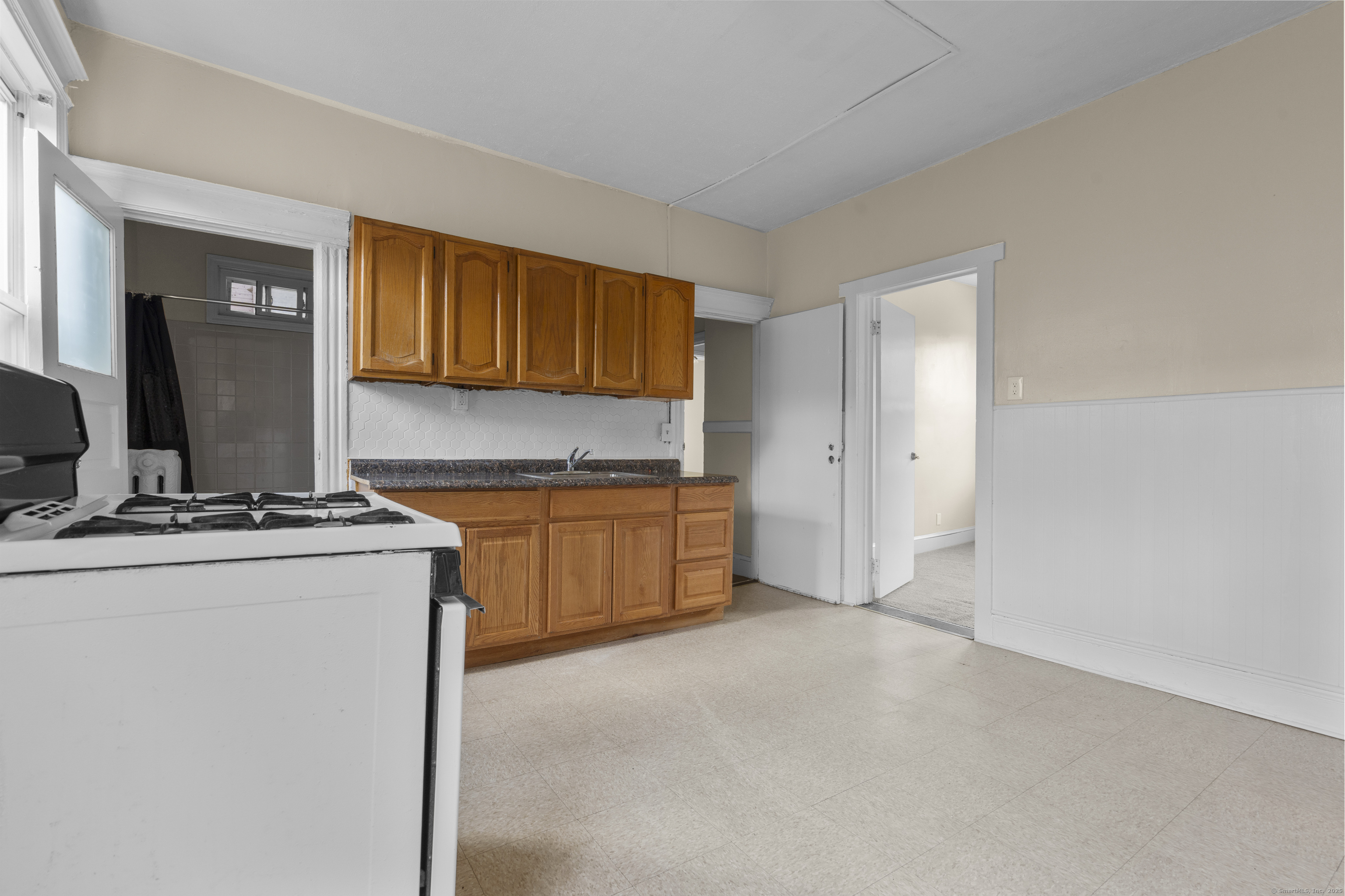 Hartford, Connecticut 06120, United States, 5 Bedrooms Bedrooms, ,2 BathroomsBathrooms,Residential,Active,157063