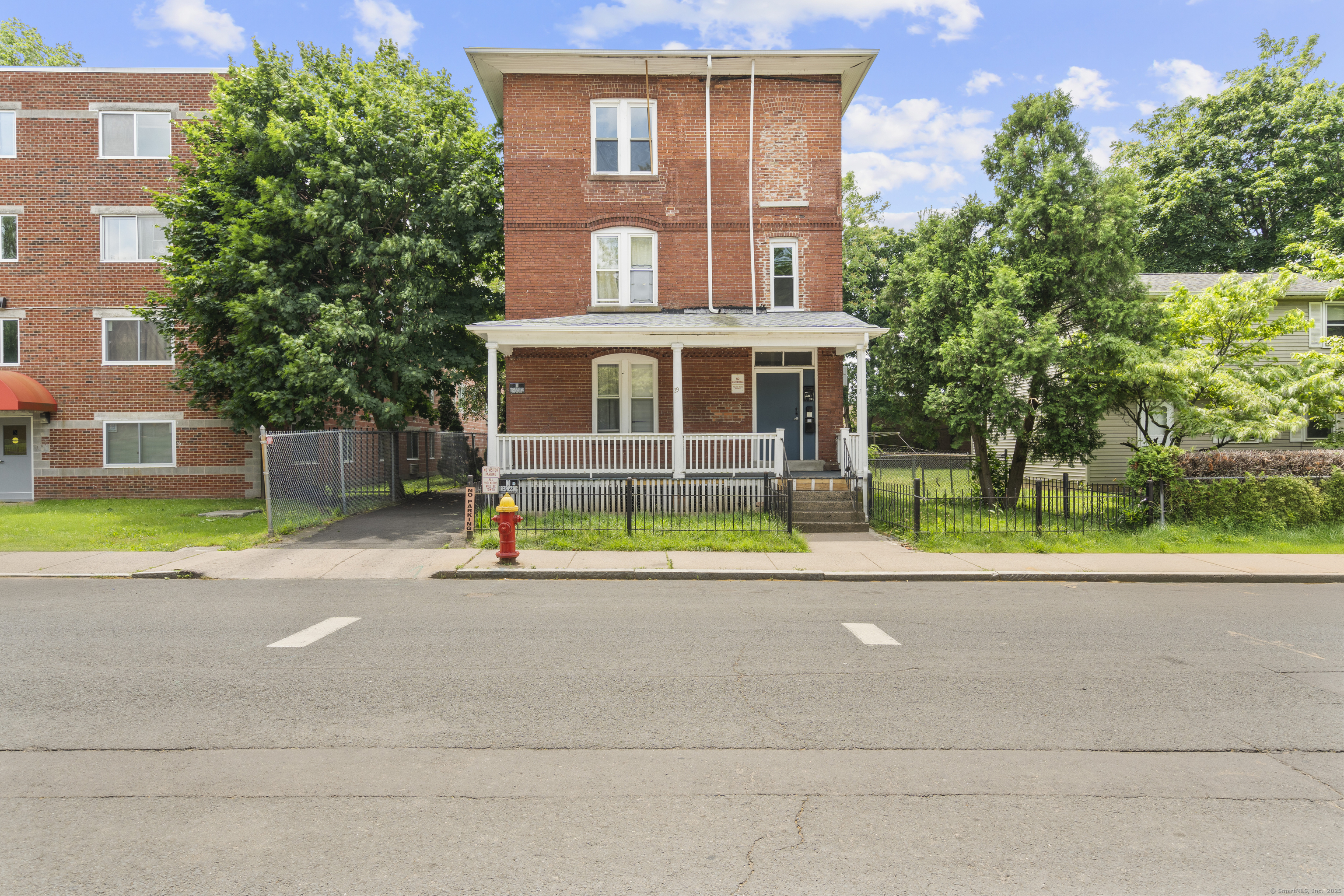 Hartford, Connecticut 06120, United States, 5 Bedrooms Bedrooms, ,2 BathroomsBathrooms,Residential,Active,157063